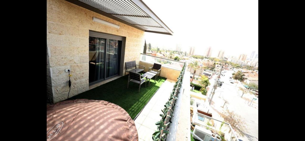 מיני פנטהאוז Hotell Beersheba Exteriör bild
