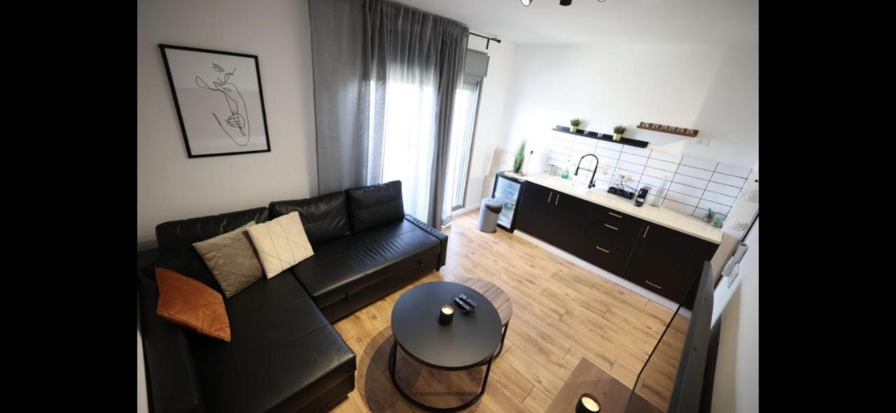 מיני פנטהאוז Hotell Beersheba Exteriör bild